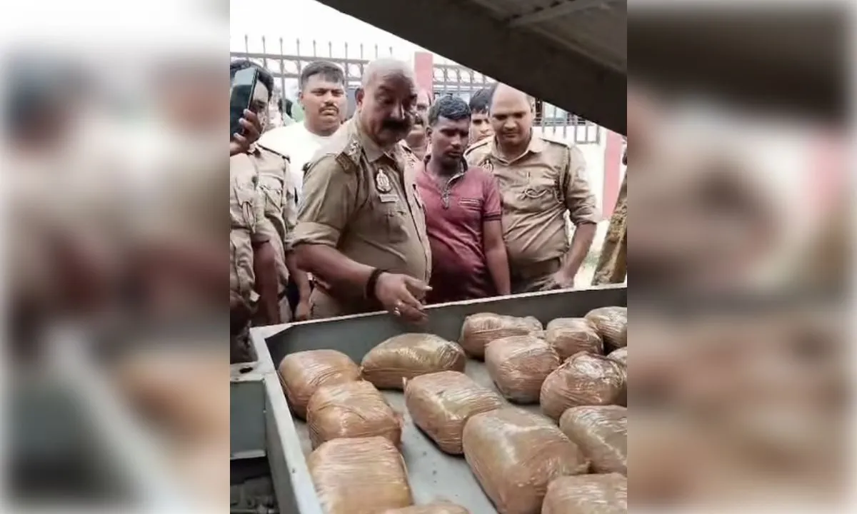  उड़ीसा से चंदौली जा रहा तीस लाख का गांजा वाराणसी में जब्त, दो गिरफ्तार