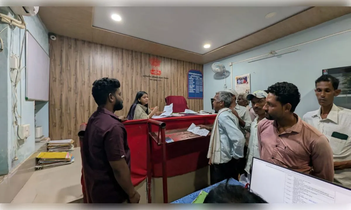 पीएम आवास निर्माण में लापरवाही पर प्रशासन सख्त, 52 हितग्राहियों को एसडीएम कार्यालय में किया तलब