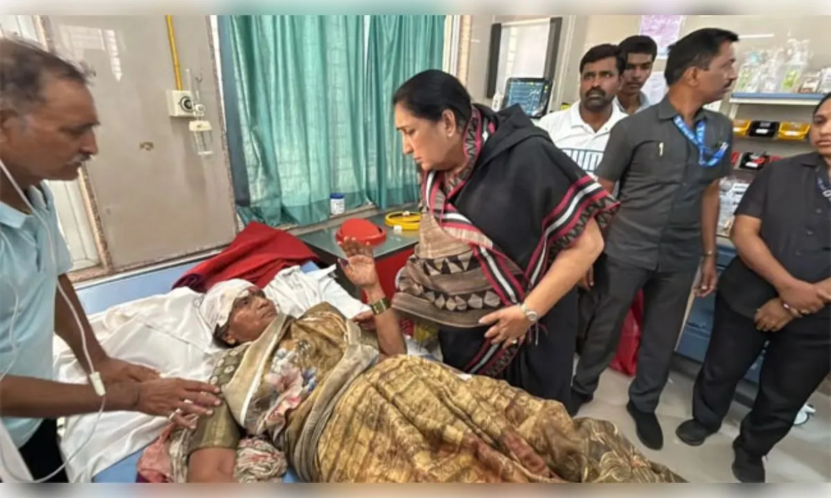 महाराष्ट्र में सड़क हादसा, तेज रफ्तार ट्रक की चपेट में आए 7 तीर्थयात्री, तीन की मौत