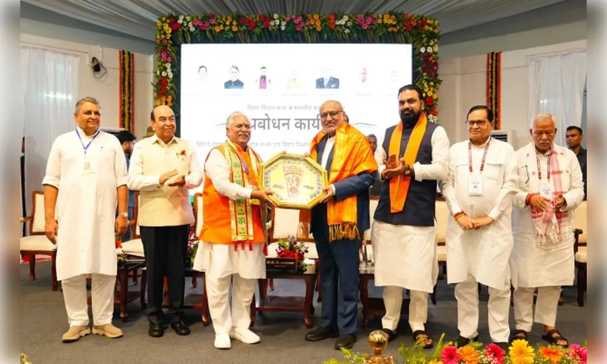 लोकतंत्र में विचारों का मतभेद स्वाभाविक, लेकिन संविधान के प्रति प्रतिबद्धता सर्वोपरि: उपराष्ट्रपति