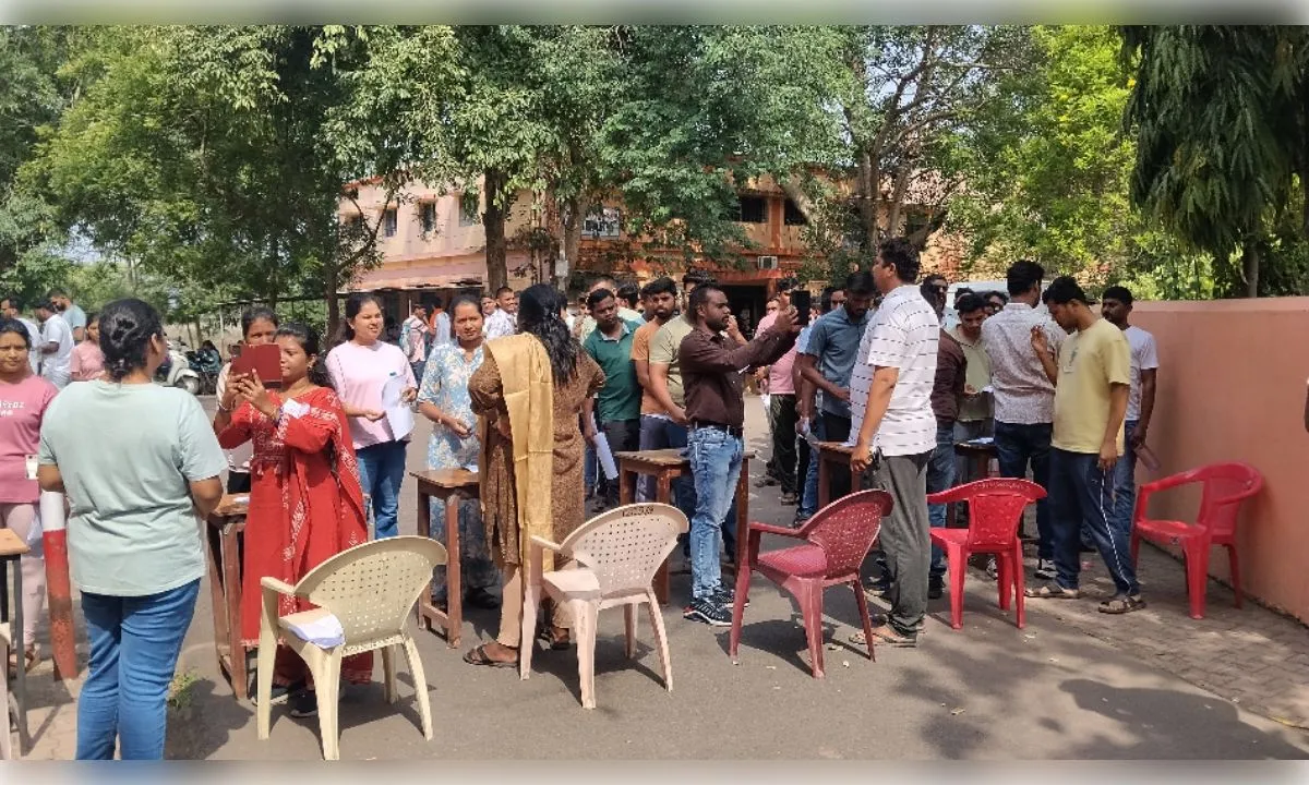 धमतरी: कड़ी सुरक्षा के बीच हुई CGPSC एसआई भर्ती परीक्षा, 1599 अभ्यर्थी हुए शामिल