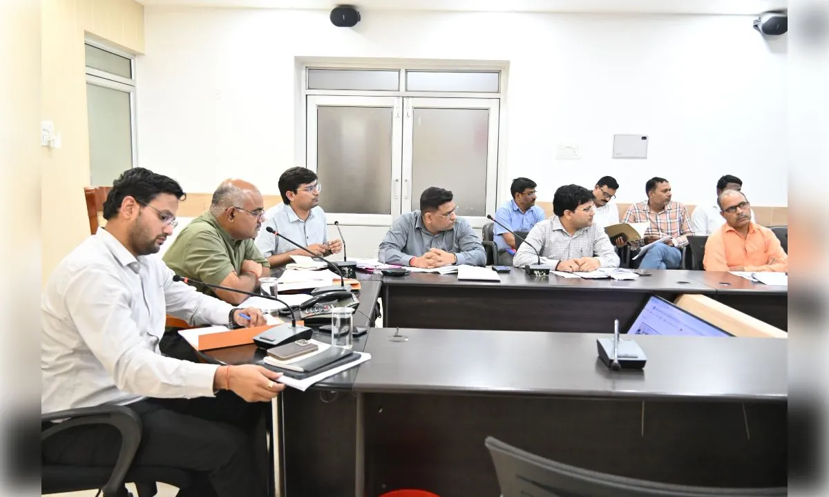 छात्रवृत्ति आवेदन से पहले आधार, बैंक खाता और दस्तावेजों की त्रुटियां सुधारें: डीएम