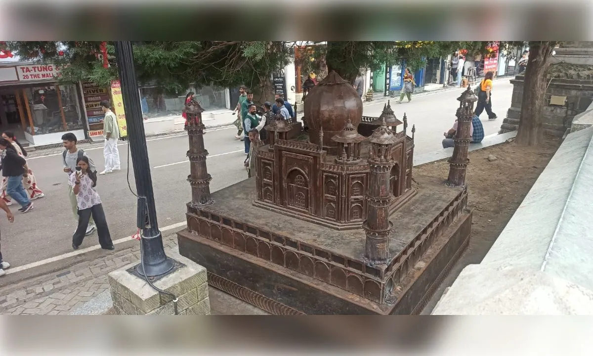शिमला: मॉल रोड-रिज पर दिखेंगे दुनिया के सात अजूबे, स्क्रैप से बनी कलाकृतियां बनीं आकर्षण