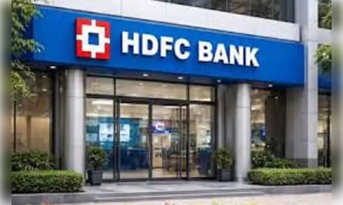 मुनाफा बढ़ने के बावजूद एचडीएफसी बैंक के शेयर दबाव में, मार्केट कैप में बड़ी गिरावट