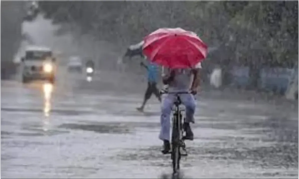पश्चिमी यूपी में बारिश का रौद्र रूप: कई जिलों में जलभराव, सड़कें बंद, स्कूलों में छुट्टी