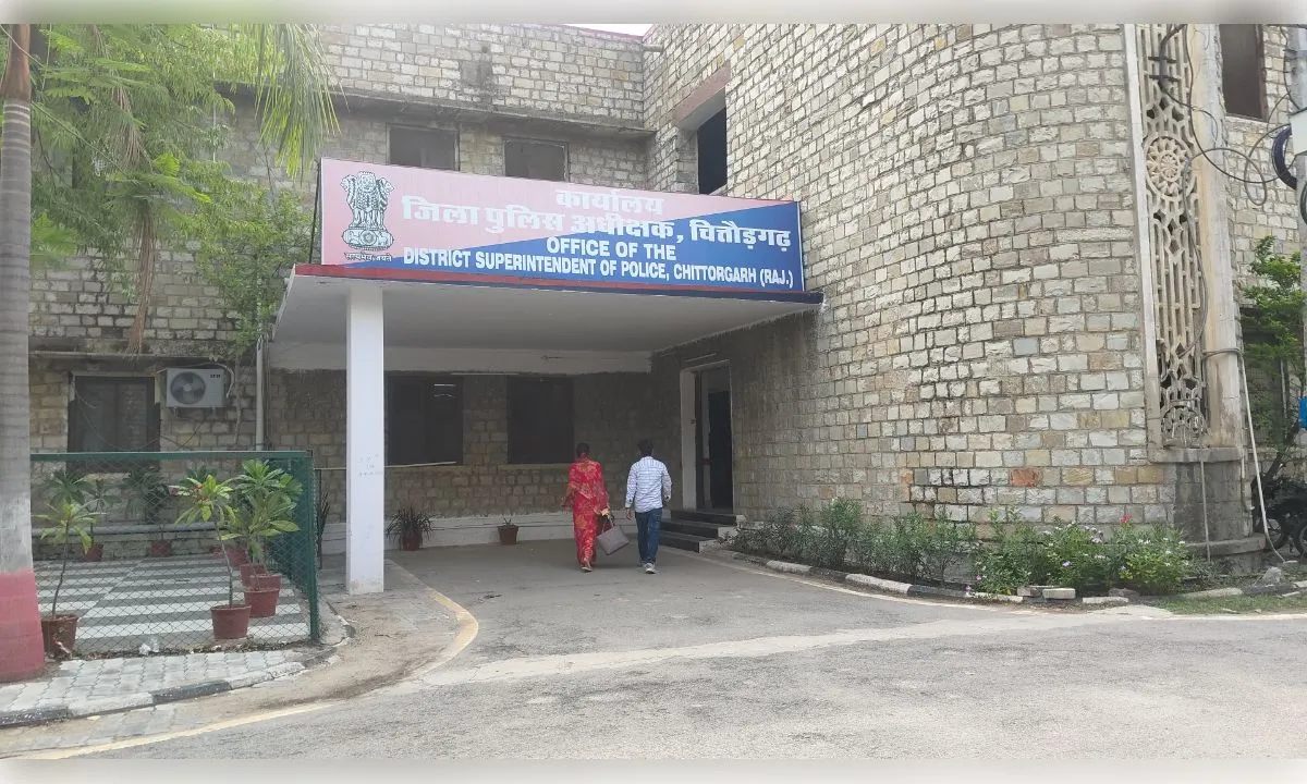 सनसनीखेज़ खुलासा: पति ने पत्नी की हत्या कर लूट का रचा ड्रामा, गिरफ्तार