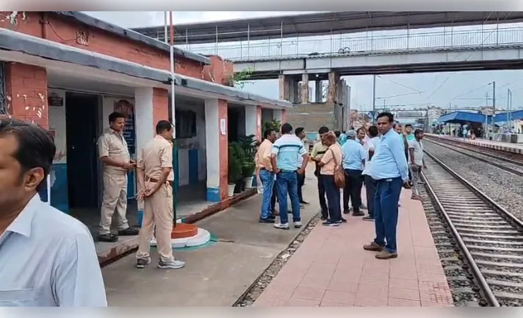 कोडरमा: रेलवे ट्रैक पर मिला लोको रनिंग रूम इंचार्ज का शव, जांच में जुटी जीआरपी 