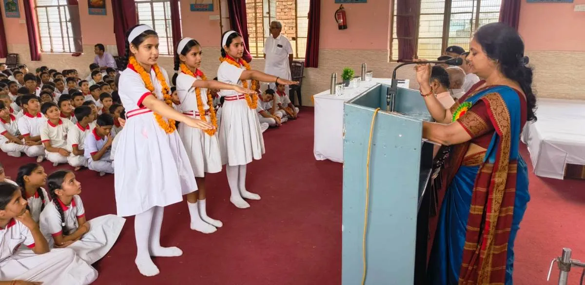  शिशु भारती, कन्या भारती के पदाधिकारियों को दिलाया शपथ
