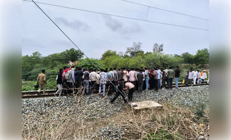 खुशियां मातम में बदली; बेटे को नियुक्ति पत्र मिलने के कुछ ही देर बाद पिता की ट्रेन हादसे में मौत