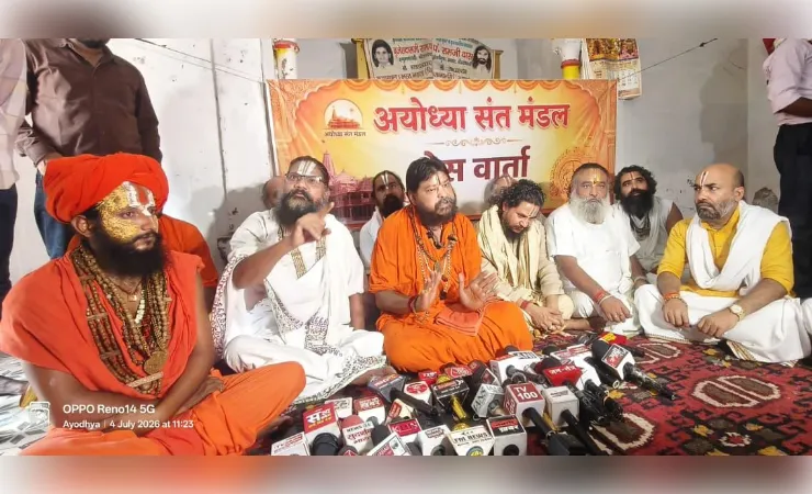  चंपत राय के बचाव में उतरे अयोध्या के संत, ट्रस्ट से इस्तीफा स्वीकार नहीं करने की अपील
