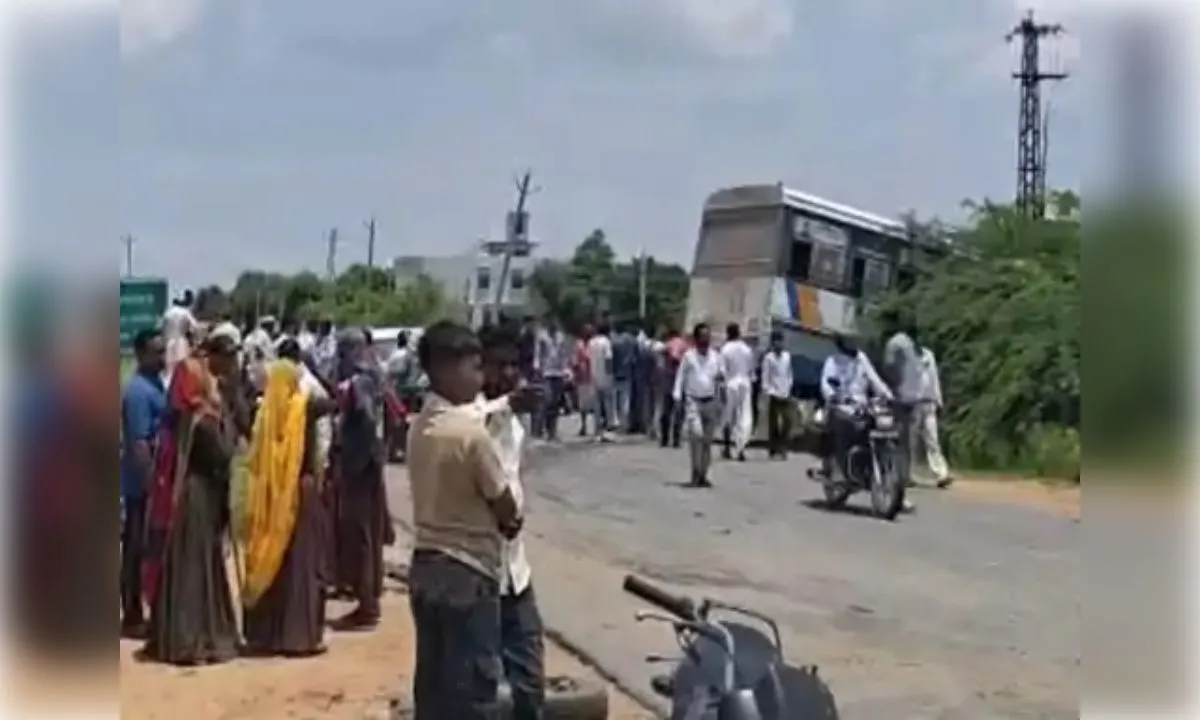टोंक में भीषण सड़क हादसा: रोडवेज बस और टैक्सी की टक्कर में चालक की मौत, 7 घायल