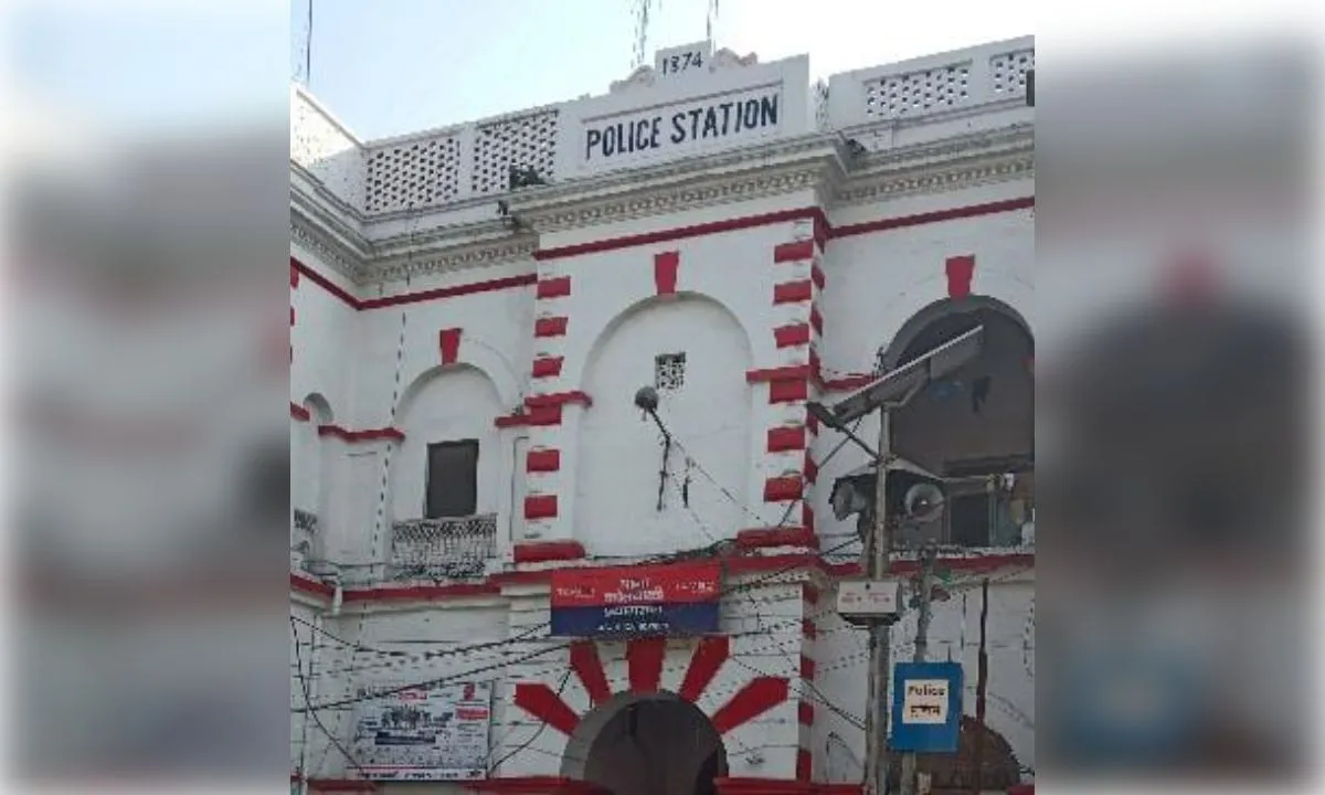 प्रयागराज: घरेलू विवाद बना खूनी संघर्ष, पति ने पत्नी पर चाकू से किया जानलेवा हमला
