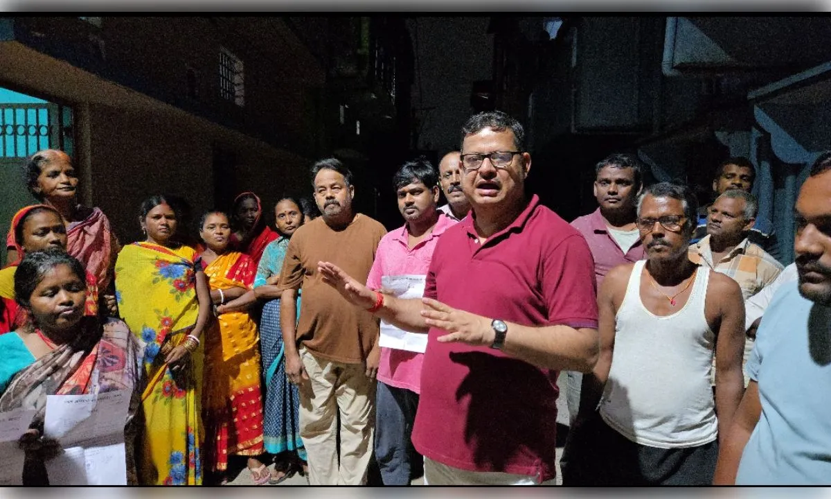 मानगो में मकान तोड़ने के नोटिस से मचा दहशत, लोगों ने भाजपा नेता से लगाई गुहार