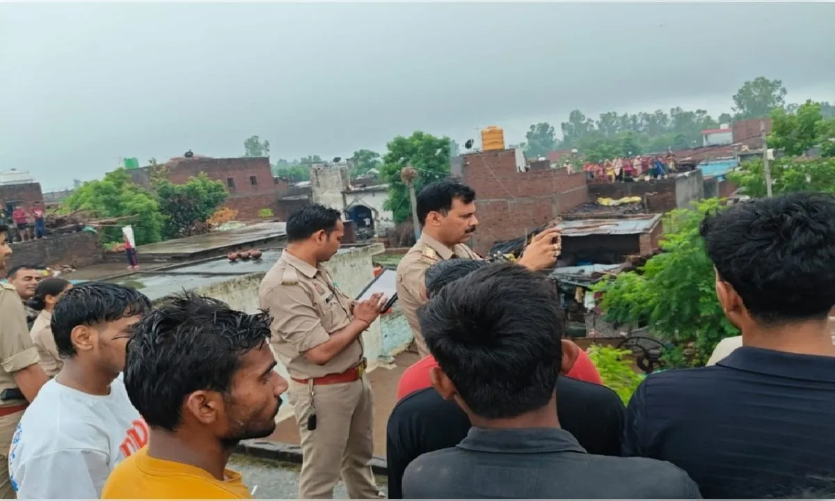  बिजनौर में सड़क के भ्रम में तालाब में डूबा तहसील कर्मी, गाेताखाेर कर रहे तलाश