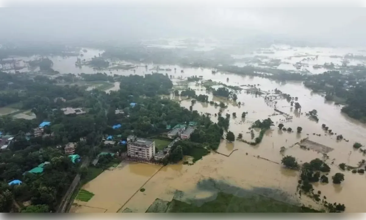 बांग्लादेश में मानसून का कहर, बाढ़ और भूस्खलन से 44 की मौत, 10 लाख से अधिक लोग प्रभावित