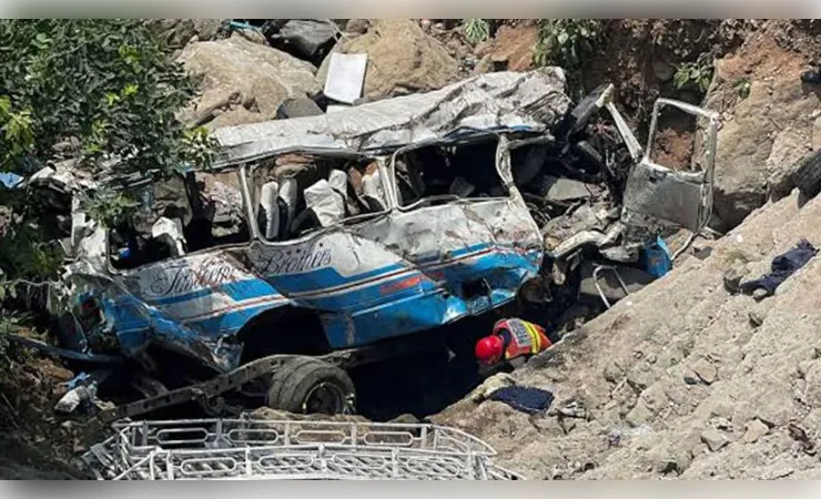  पाकिस्तान में दुर्घटना में  40 लोगों की मौत