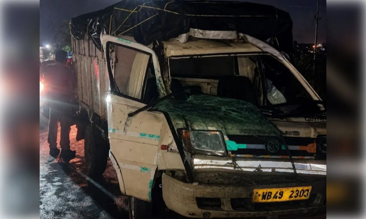 खड़गपुर में भीषण सड़क हादसा, डंपर की टक्कर से 24 श्रमिक घायल; दो की हालत गंभीर