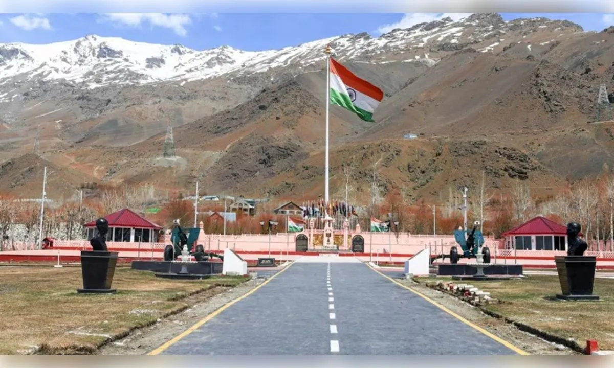 कारगिल विजय दिवस पर राष्ट्रपति, उपराष्ट्रपति, पीएम मोदी समेत कई नेताओं ने दी श्रद्धांजलि