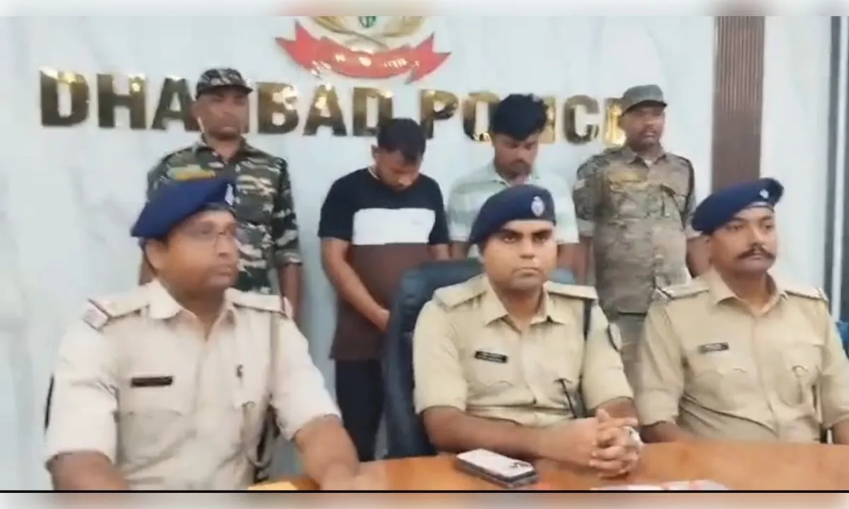 धनबाद: प्रिंस खान गैंग की बड़ी साजिश नाकाम, दो बदमाश हथियार और बम के साथ गिरफ्तार