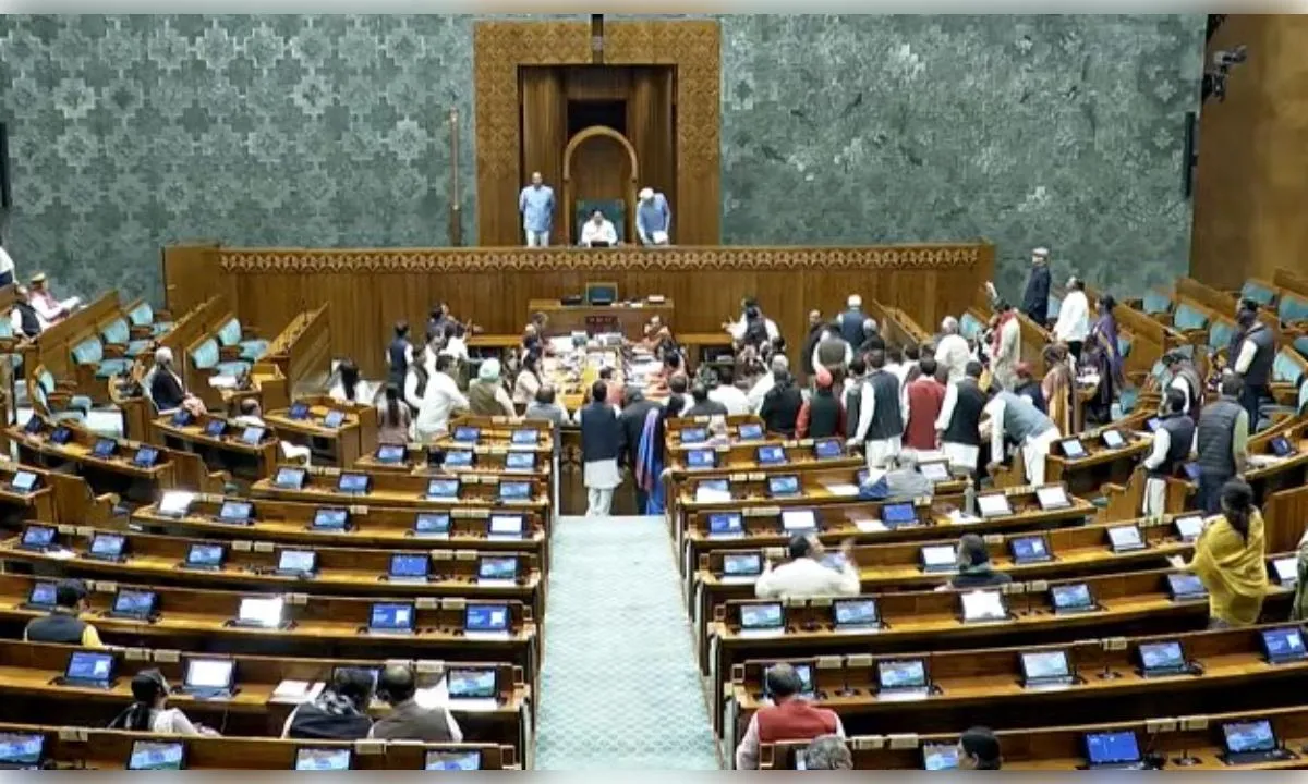 मानसून सत्र के दूसरे दिन विपक्ष का जमकर हंगामा, दोनों सदनों की कार्यवाही स्थगित