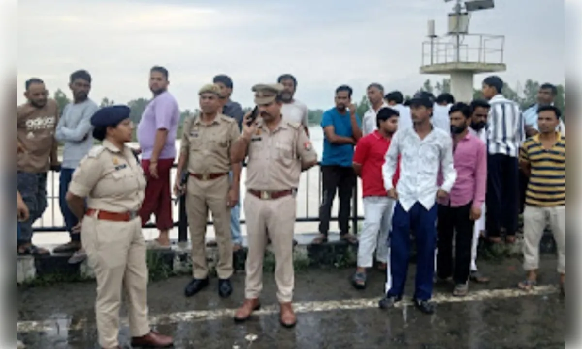 बिजनौर में मालन नदी में नहाने गए दो किशोर लापता, एक ने तैरकर बचाई जान