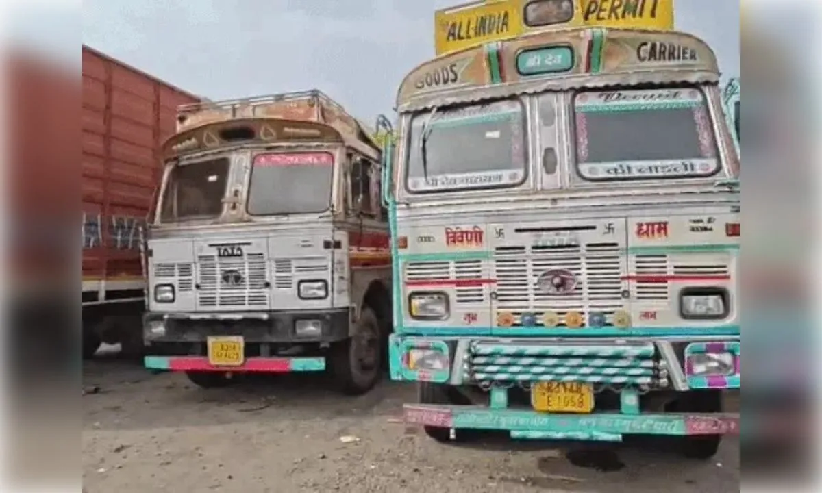 10 हजार ट्रकों के थमे पहिए , वीएलटीडी और ई-चालान के विरोध में ट्रांसपोर्टरों की अनिश्चितकालीन हड़ताल
