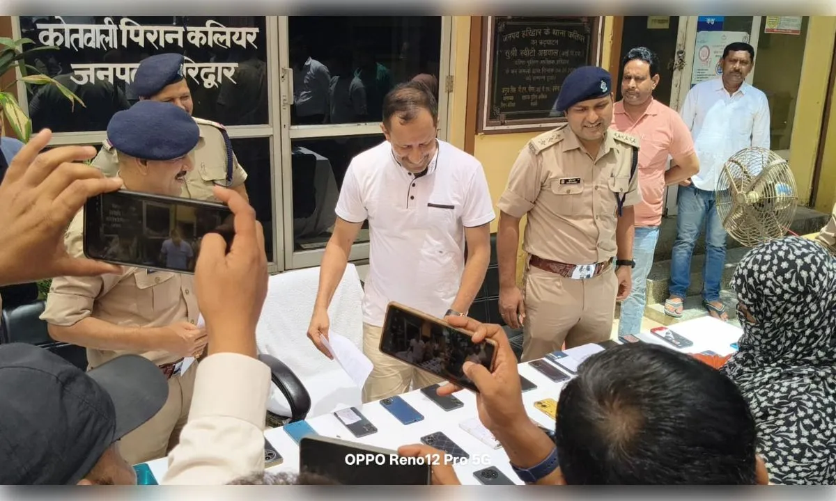 ऑपरेशन रिकवरी के तहत 52 गुमशुदा मोबाइल बरामद कर स्वामियों को लौटाए