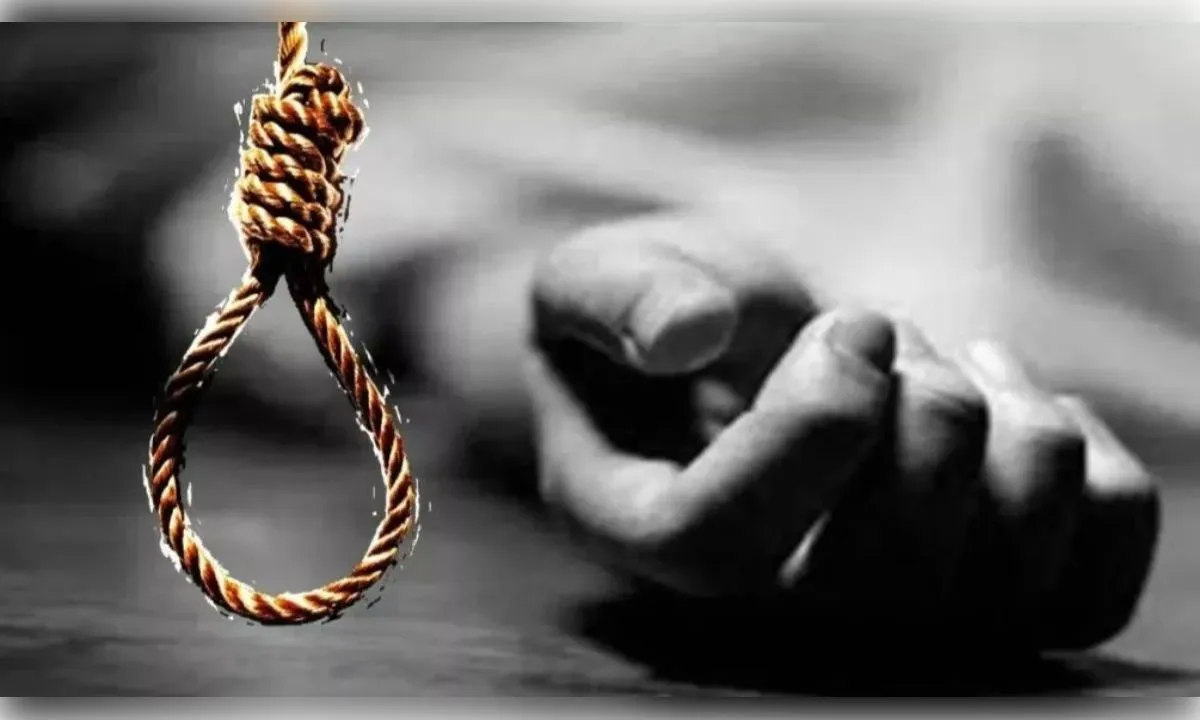 नोएडा: मानसिक तनाव के चलते अस्पताल कर्मी समेत दो महिलाओं ने की आत्महत्या, जांच जारी 