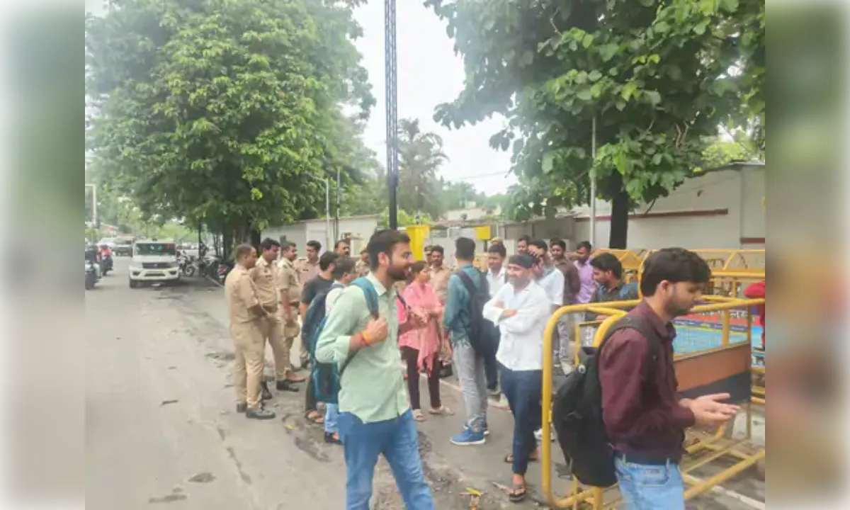 चार साल बाद भी नहीं आया ग्राम पंचायत अधिकारी का रिजल्ट, टूटा सब्र का बांध