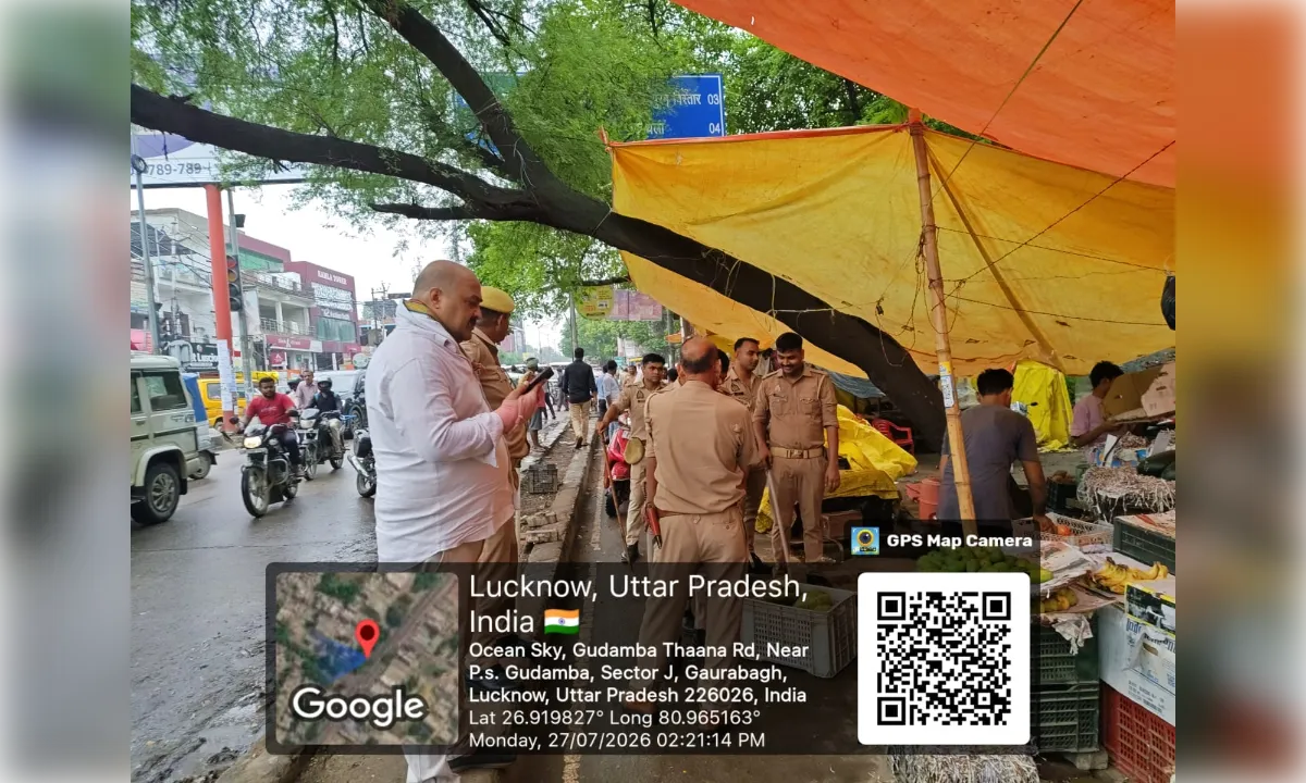 अतिक्रमण हटाओ अभियान के तहत कैसरबाग से बर्लिंगटन तक हटाया अवैध कब्जा