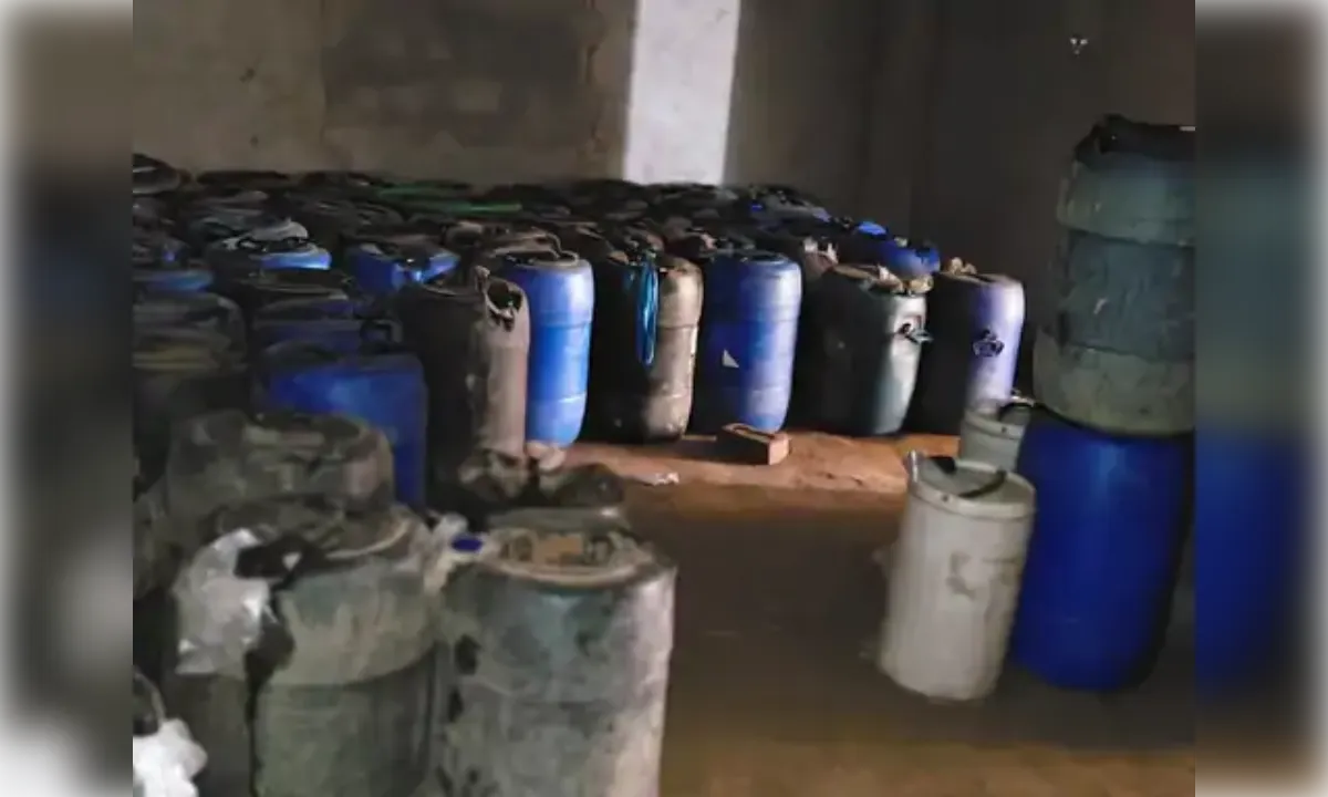 क्राइम ब्रांच की बड़ी कार्रवाई, पेट्रोल में अवैध रूप से इथेनॉल मिलाने वाला गैंग पकड़ा