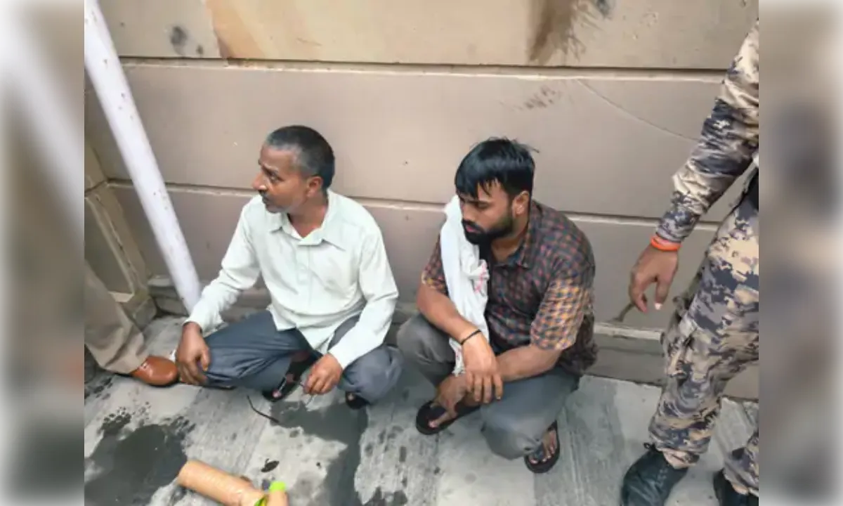 जमीनी विवाद से परेशान दो युवकों ने किया आत्मदाह का प्रयास, पहुंचे विधानभवन