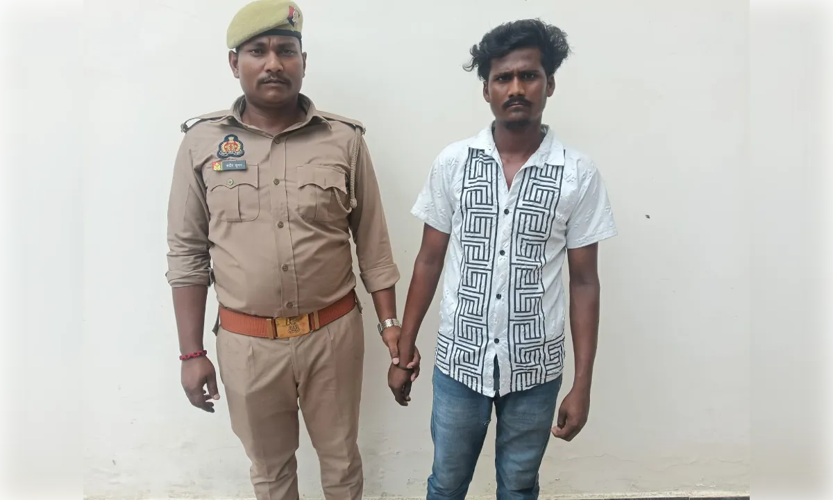 शातिर चोर गिरफ्तारः घर से चुराए मोबाइल, ईयरबड और 900 रुपये बरामद