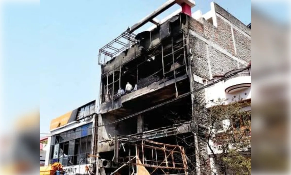 अलीगंज अग्निकांड: एलडीए का बड़ा फैसला, बिल्डिंग ध्वस्तीकरण का आदेश जारी