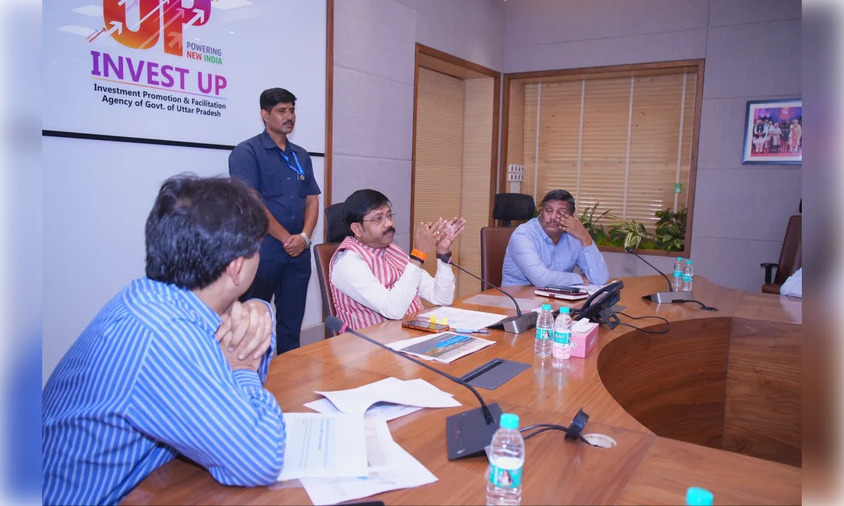 कैबिनेट मंत्री ने अधिकारियों के साथ की बैठक, 1 ट्रिलियन डॉलर इकोनॉमी के लक्ष्य पर मंथन
