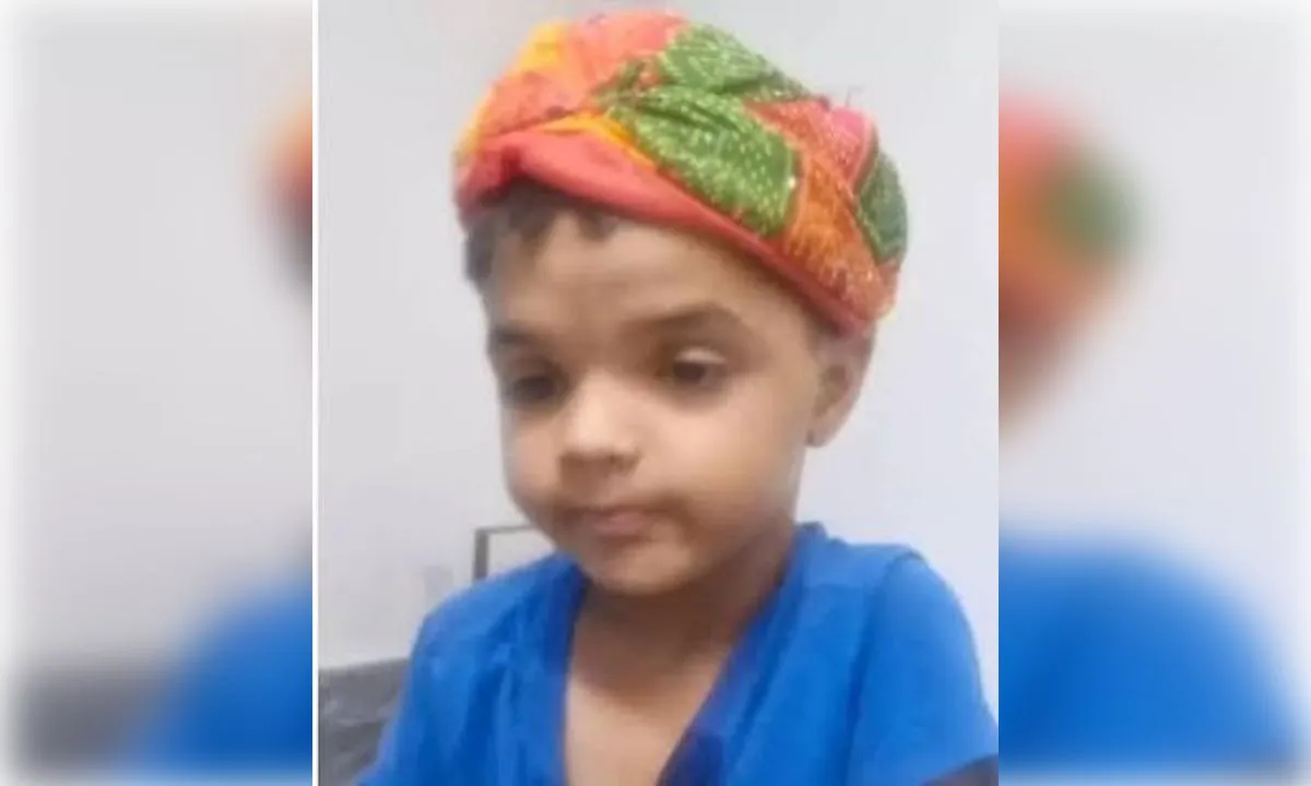 ग्रेटर नोएडा में खुले गड्ढे ने ली 6 वर्षीय मासूम की जान, ठेकेदार पर कार्रवाई के निर्देश