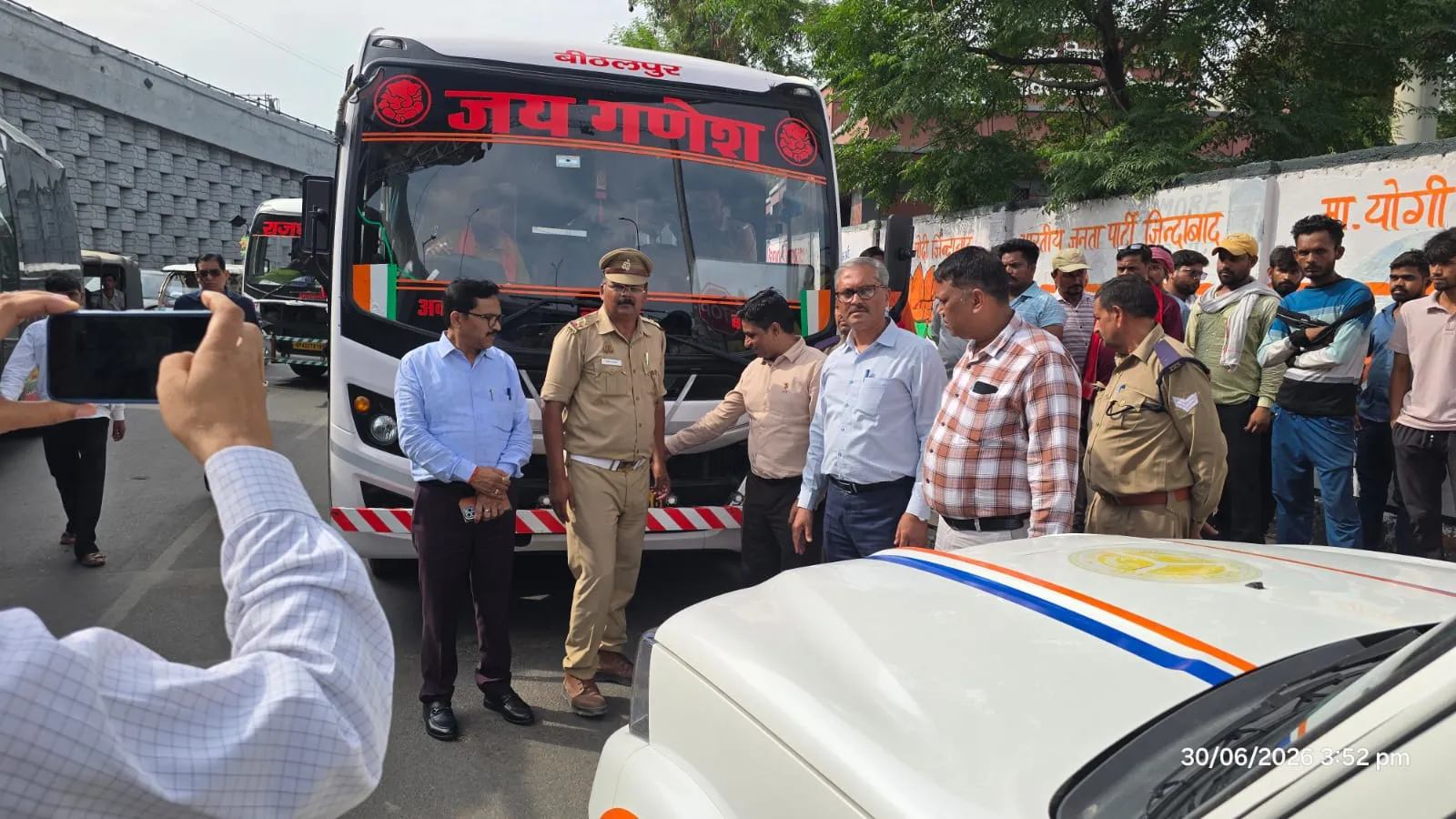 हाईकोर्ट के आदेश पर परिवहन विभाग ने अवैध पार्किंग के विरुद्ध चलाया अभियान