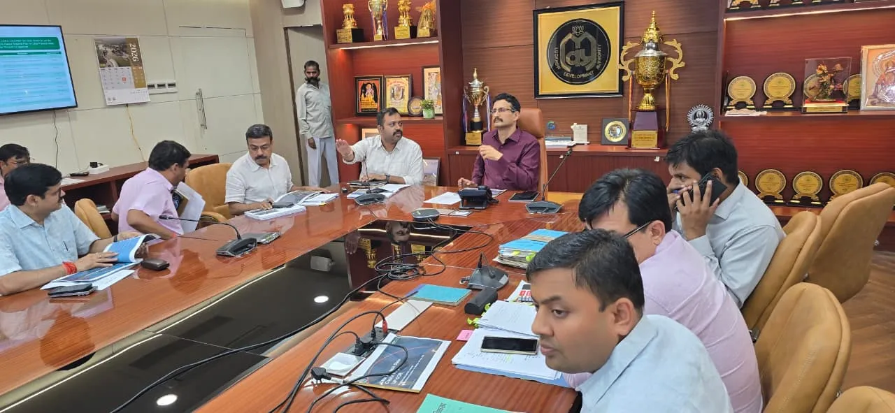 रेनेसां होटल के 16वें तल पर ओपन बार होगी सील,मानचित्र विरुद्ध गतिविधि करने का आरोप