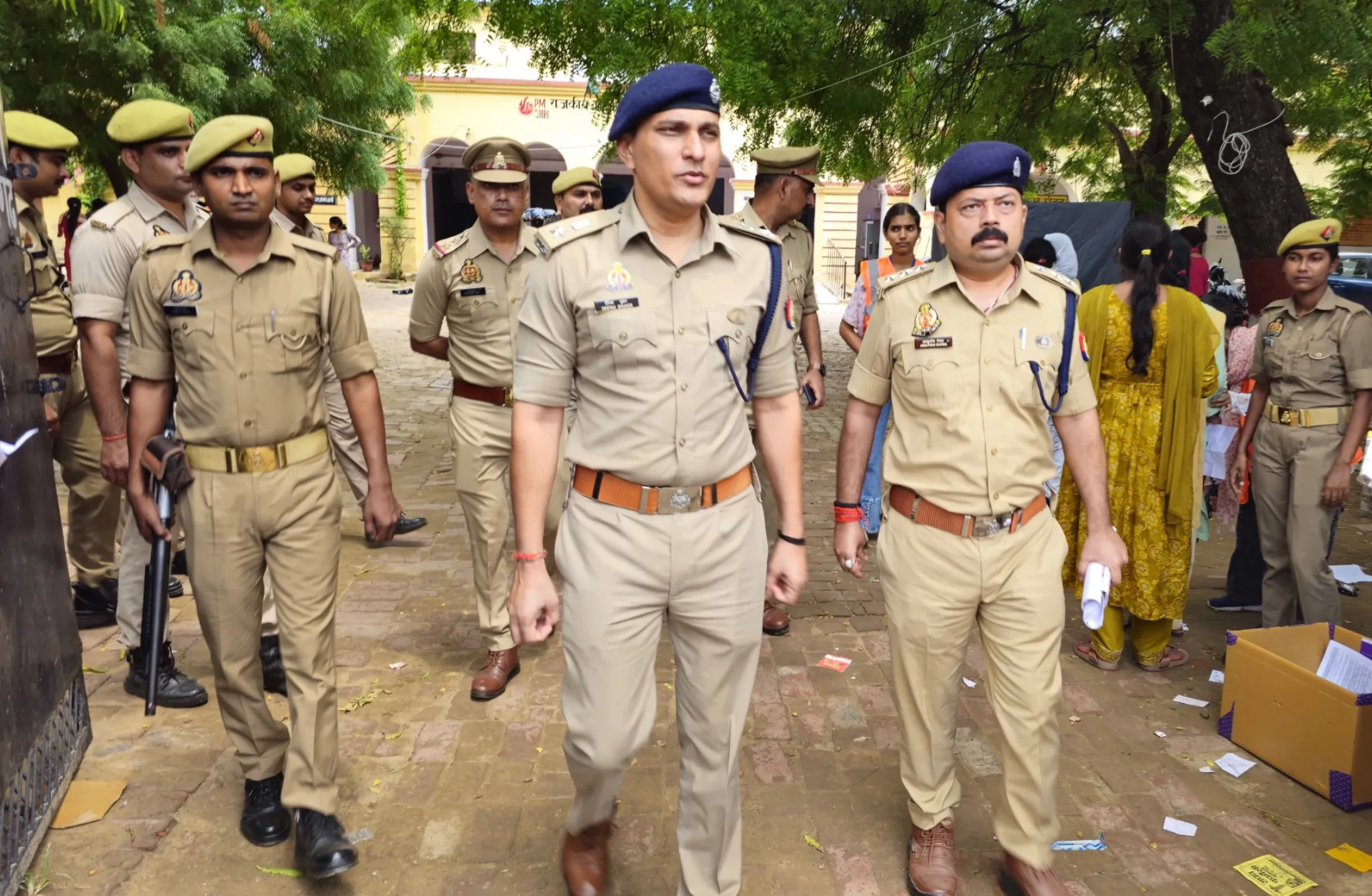 SSP प्रतापगढ़ ने टीईटी परीक्षा केंद्र का निरीक्षण कर सुरक्षा व्यवस्था का लिया जायजा  