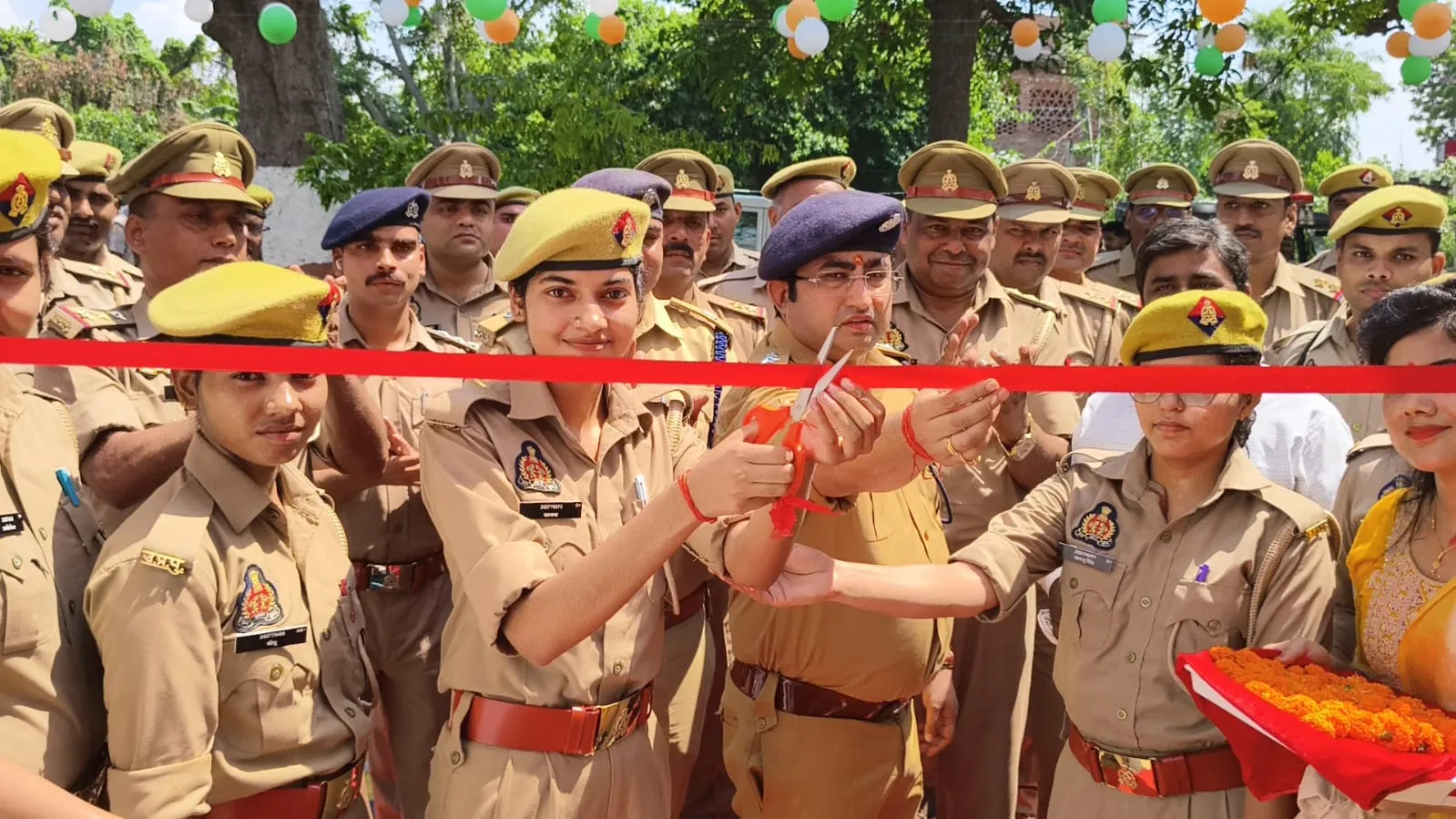 पुलिस अधीक्षक संतकबीरनगर द्वारा मगहर पुलिस चौकी के नवनिर्मित भवन का फीता काटकर किया गया भव्य उद्घाटन