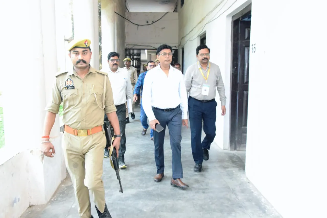 सख्त पहरे में हुई यूपी-टीईटी परीक्षा-2026, परीक्षा केंद्रों पर कड़े इंतजाम