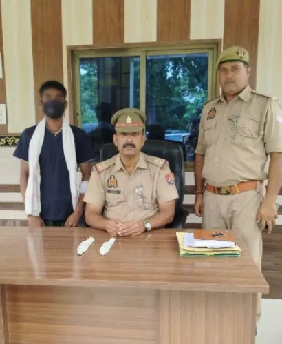 हत्या के प्रयास के मामले में अभियुक्त को 02 अदद अवैध चाकू के साथ किया गया गिरफ्तार