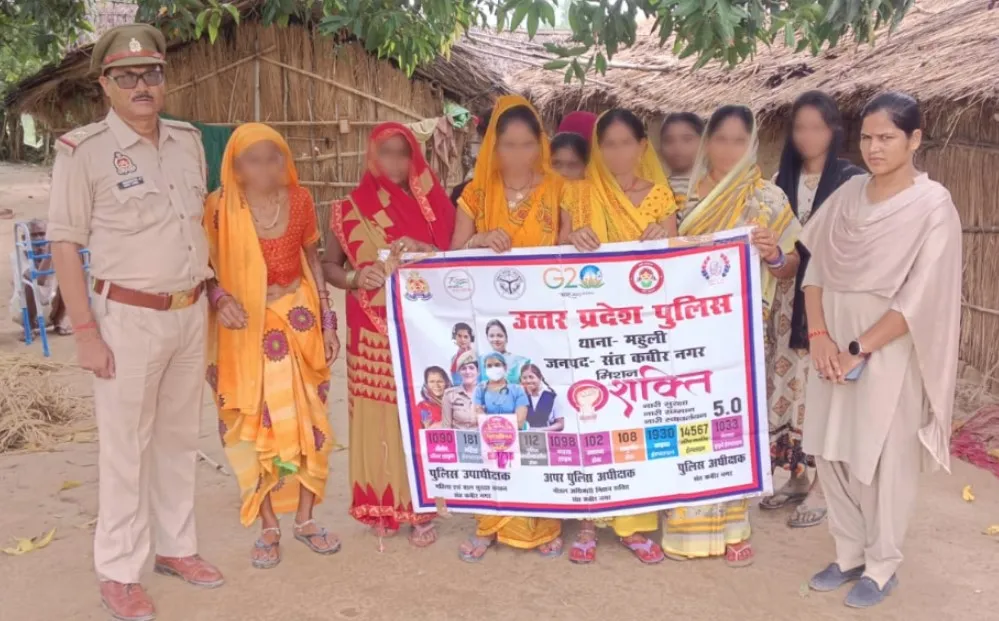 ग्राम चौपाल लगाकर ग्रामीणों से संवाद कर किया गया  जागरूक 