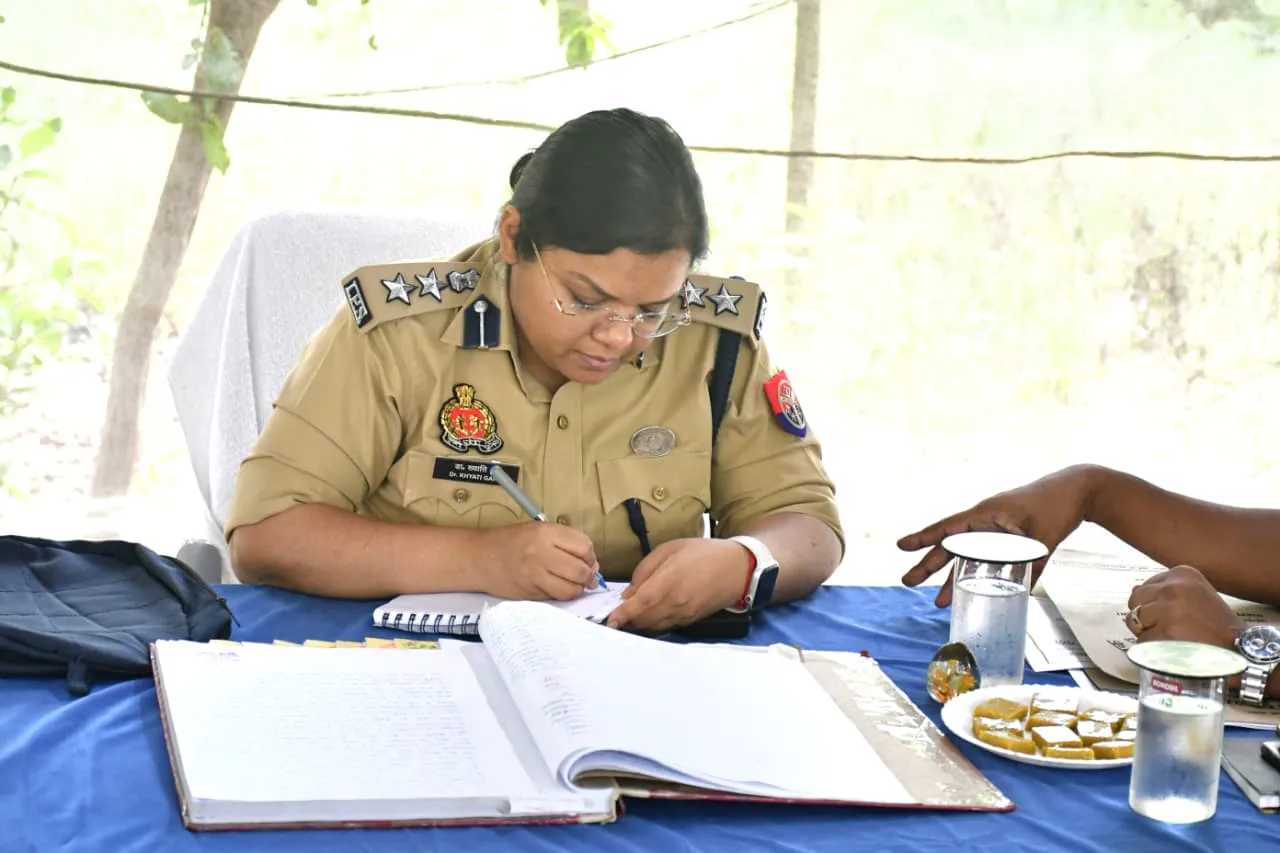 थाना समाधान दिवस में एसपी डॉ. ख्याति गर्ग ने सुनीं जनसमस्याएं, गुणवत्तापूर्ण निस्तारण के दिए निर्देश