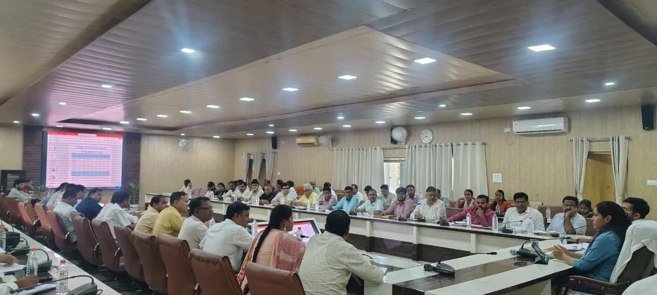 जिलाधिकारी की अध्यक्षता में बेसिक शिक्षा विभाग द्वारा टास्क फोर्स की समीक्षा बैठक सम्पन्न