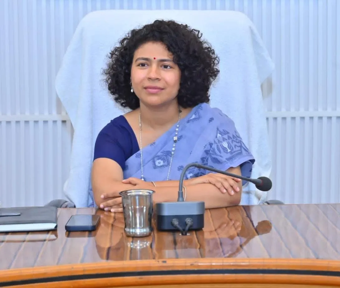 बहराइच:उत्कृष्ट कार्य के लिए मण्डलायुक्त ने मण्डलीय जनपदों के अधिकारियों की थपथपाई पीठ
