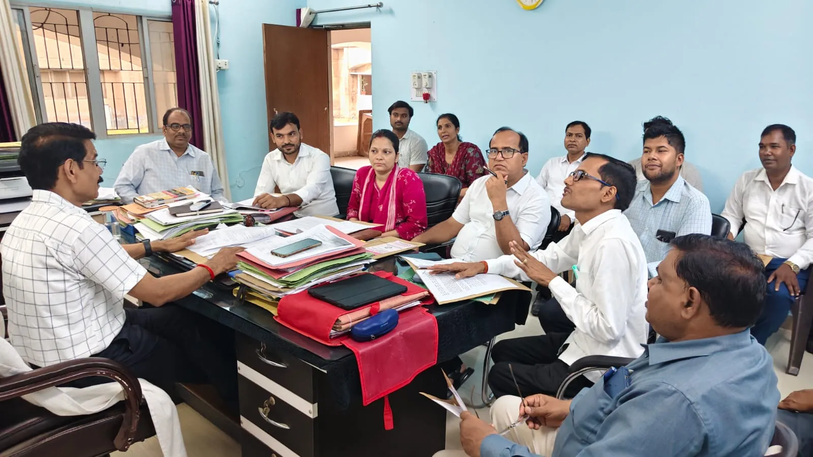 व्यक्तियों के पुनर्वासन हेतु जिला स्तरीय चिन्हांकन समिति की बैठक अपर जिलाधिकारी की अध्यक्षता में सम्पन्न हुई।