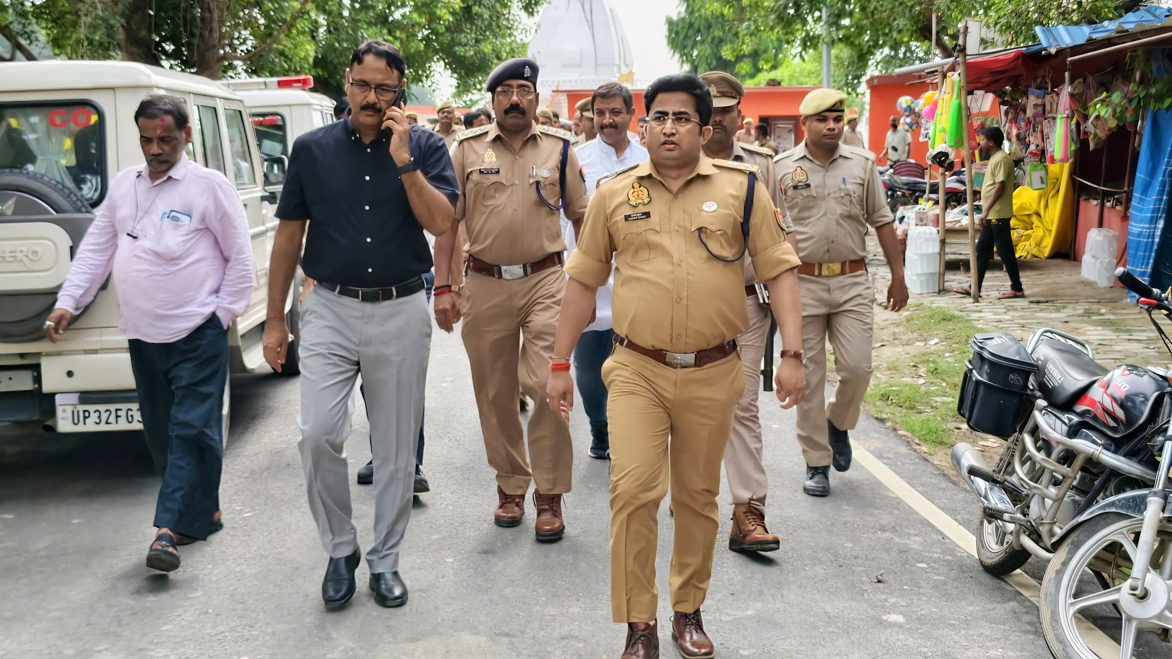 डीएम व एसपी द्वारा बाबा बैजूनाथ धाम शिव मंदिर का स्थलीय निरीक्षण कर तैयारियों का लिया गया जायजा