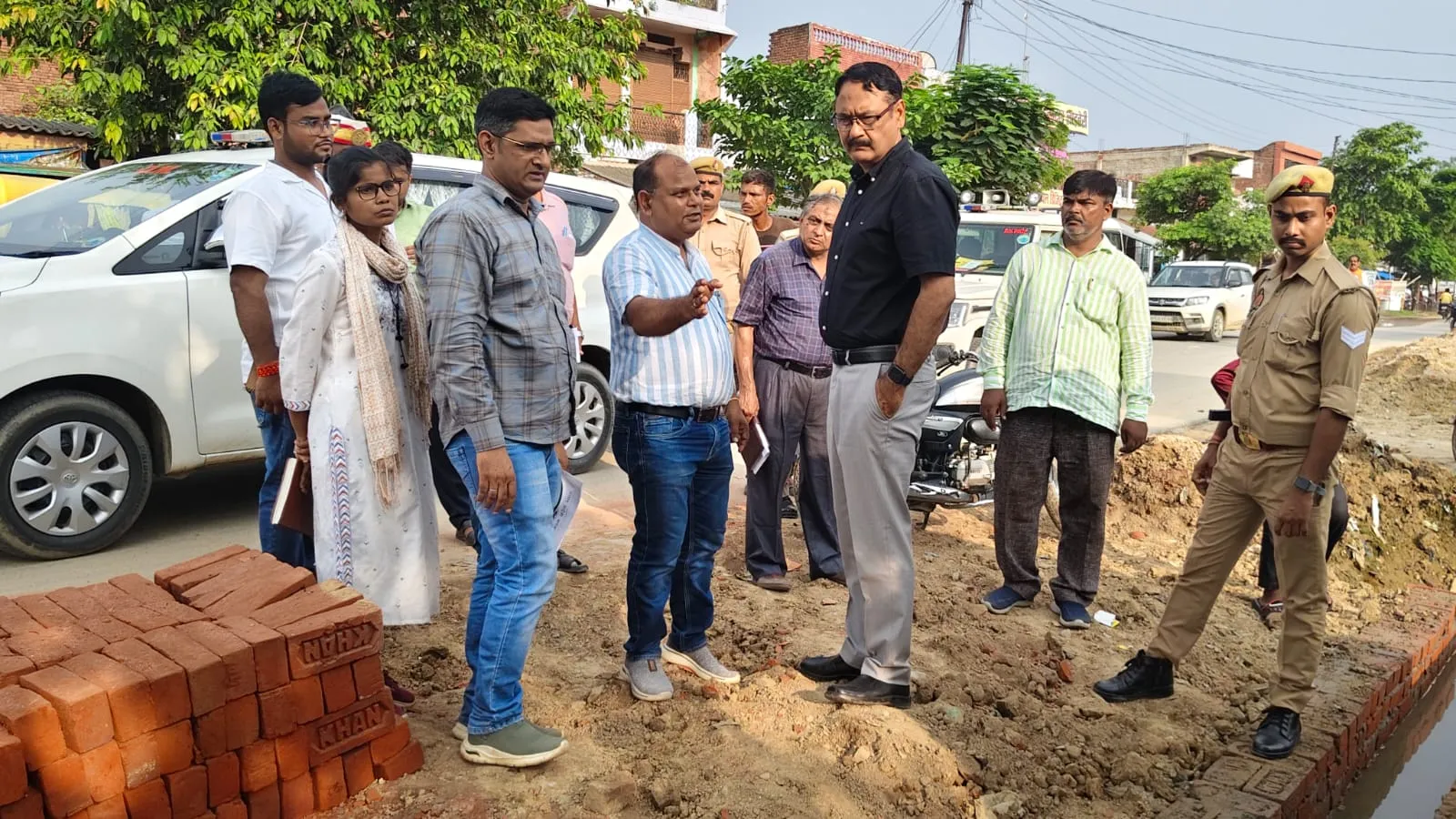 डीएम द्वारा विकासखंड नाथनगर अंतर्गत नाली निर्माण कार्य का किया गया स्थलीय निरीक्षण