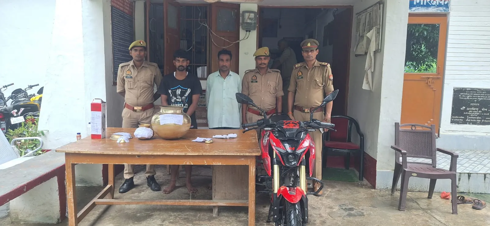 नीमगाँव पुलिस व स्वाट/सर्विलांस टीम की बड़ी सफलता,दुकान में चोरी का खुलासा,दो शातिर चोर गिरफ्तार